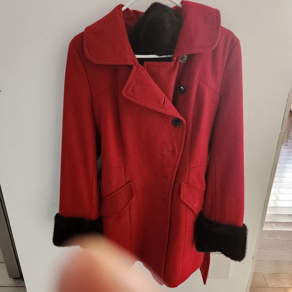 Coat - Picture 4 of 5